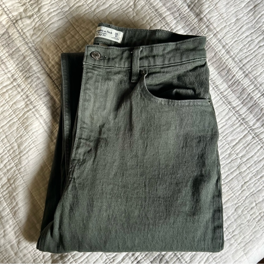 Abercrombie Curve Love 90s Ultra high rise straight jean